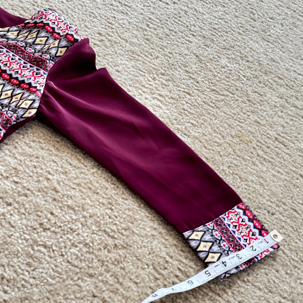 Burgundy Dress Abaya with Patterned Accents - Picture 8 of 8